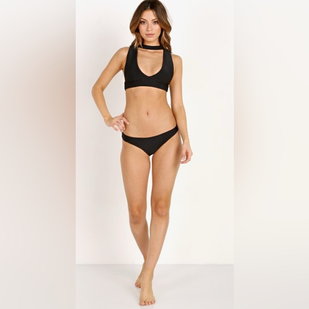 Frankie’s Bikinis Hanalei Bikini Top Black Ribbed